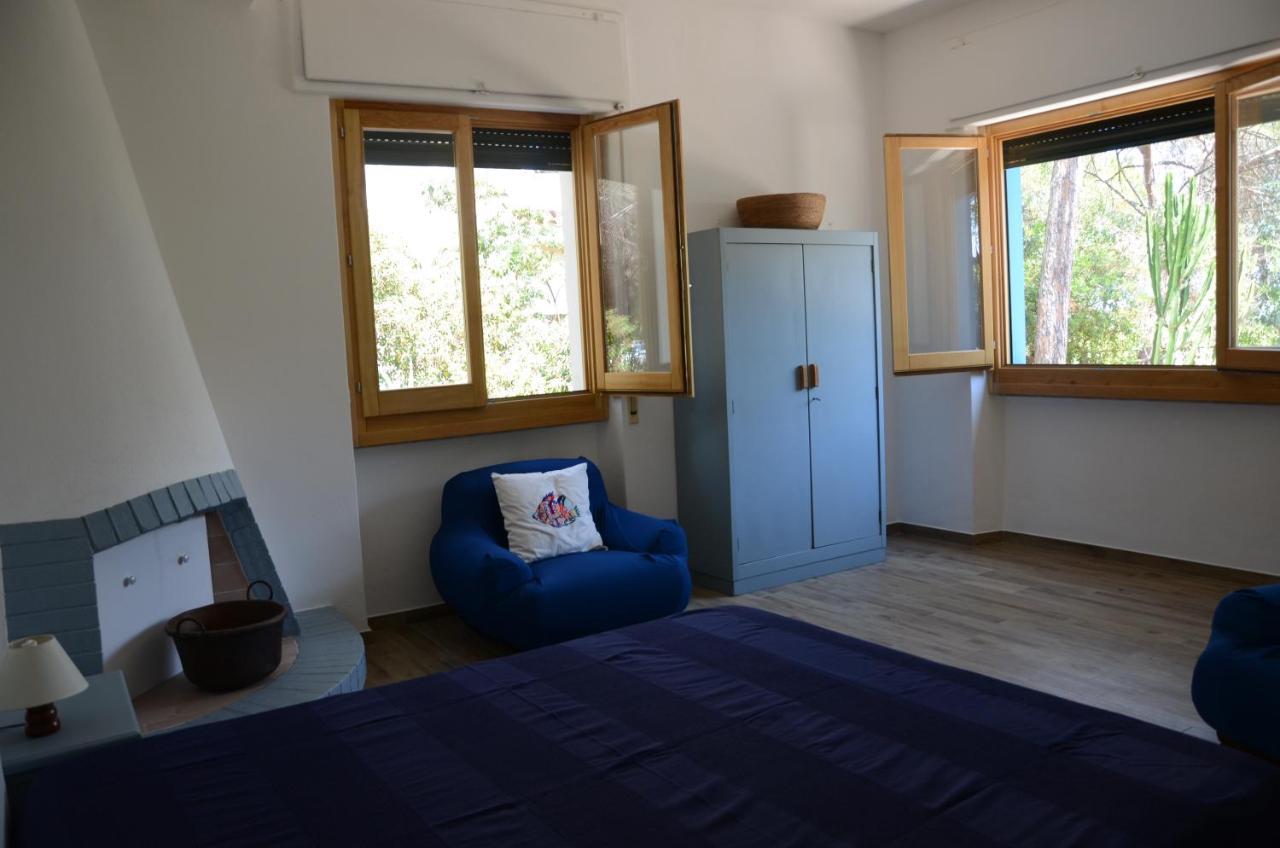 Apartments Villa Corrias Cala Liberotto Exterior photo