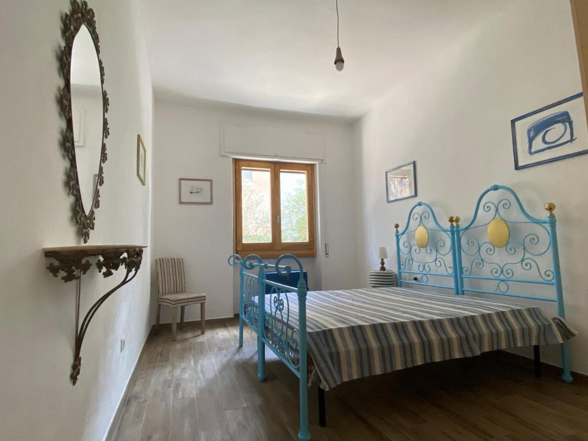 Apartments Villa Corrias Cala Liberotto Exterior photo