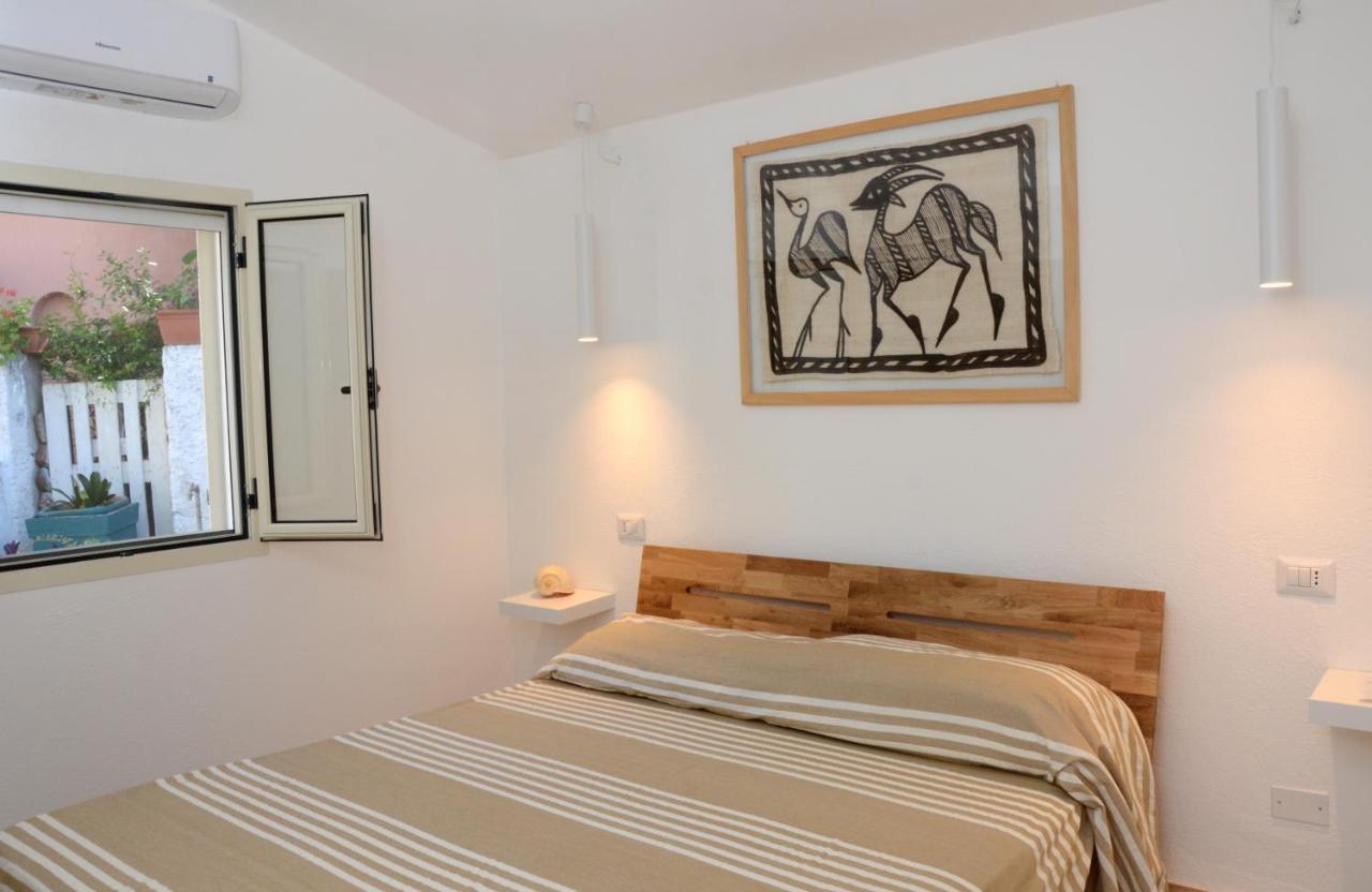Apartments Villa Corrias Cala Liberotto Exterior photo