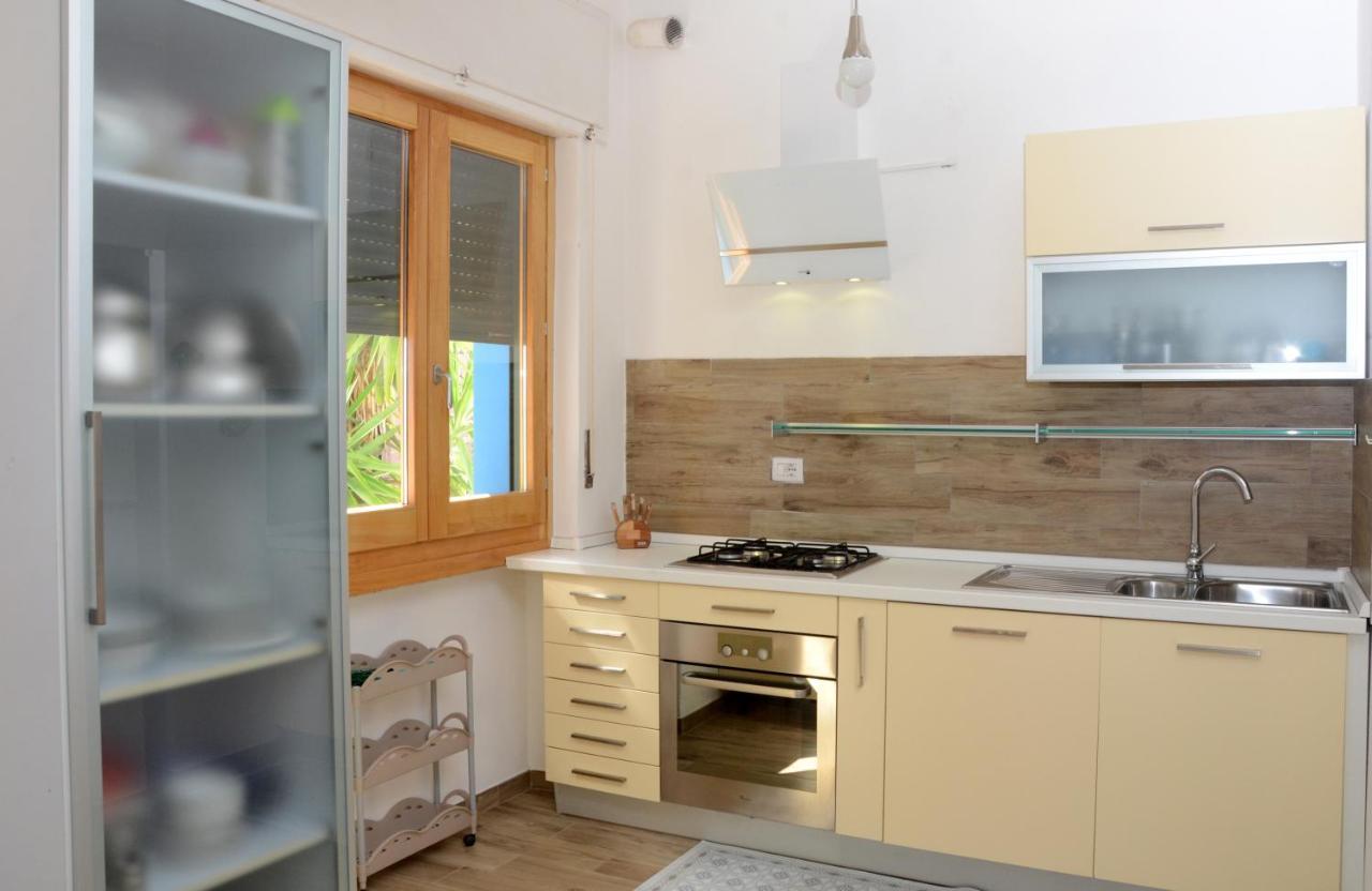 Apartments Villa Corrias Cala Liberotto Exterior photo