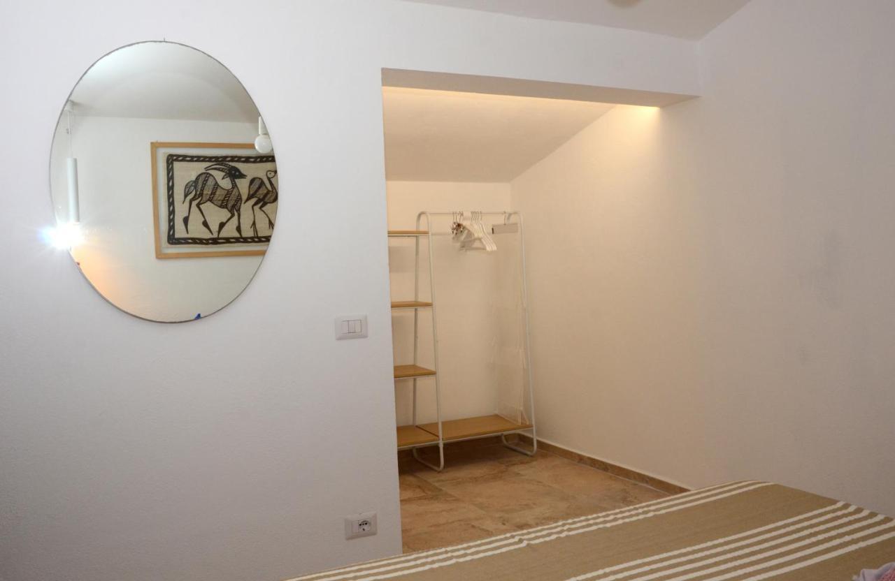 Apartments Villa Corrias Cala Liberotto Exterior photo